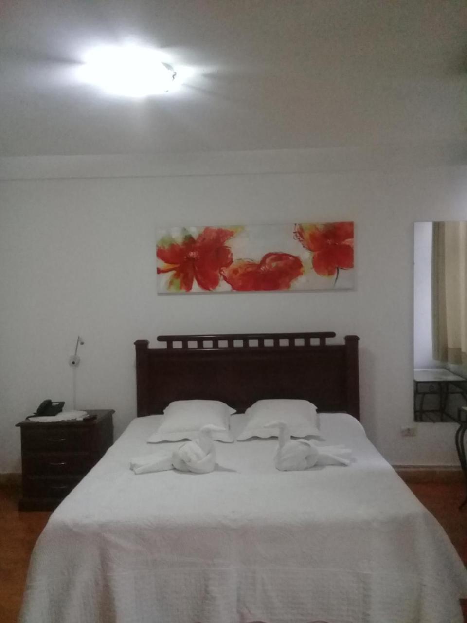 Buen Retiro Apart Hotel Santa Cruz de La Sierra Luaran gambar